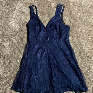 🐣 Lulus blue lace dress🐣